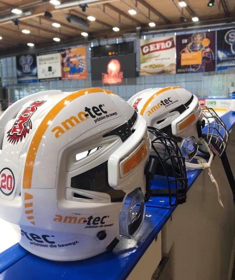 amo-tec ist Helmsponsor der Eishockeyfrauen des ECDC Memmingen
